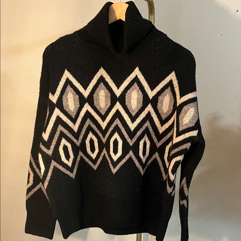 Promesa Black and Cream Geometric Turtleneck Sweater